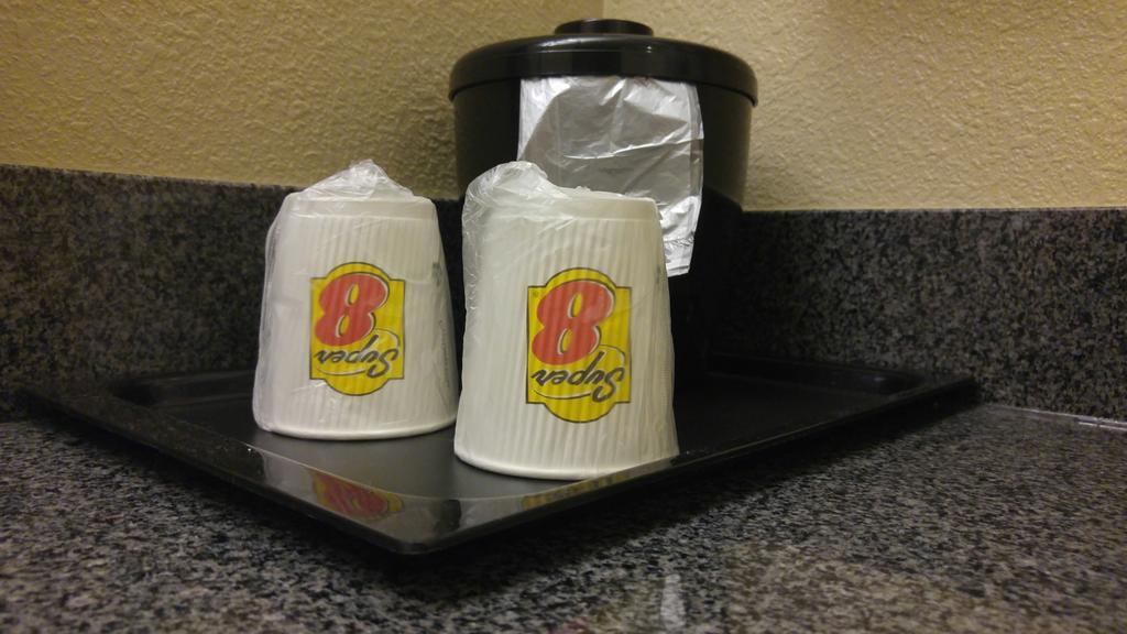 Super 8 By Wyndham Copley Akron Kültér fotó